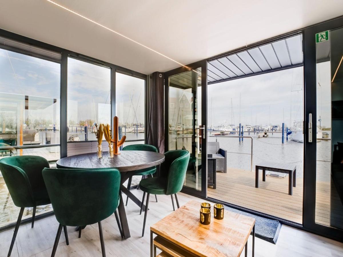 Hotel Beautiful Houseboat In Marina Of Volendam Exterior foto