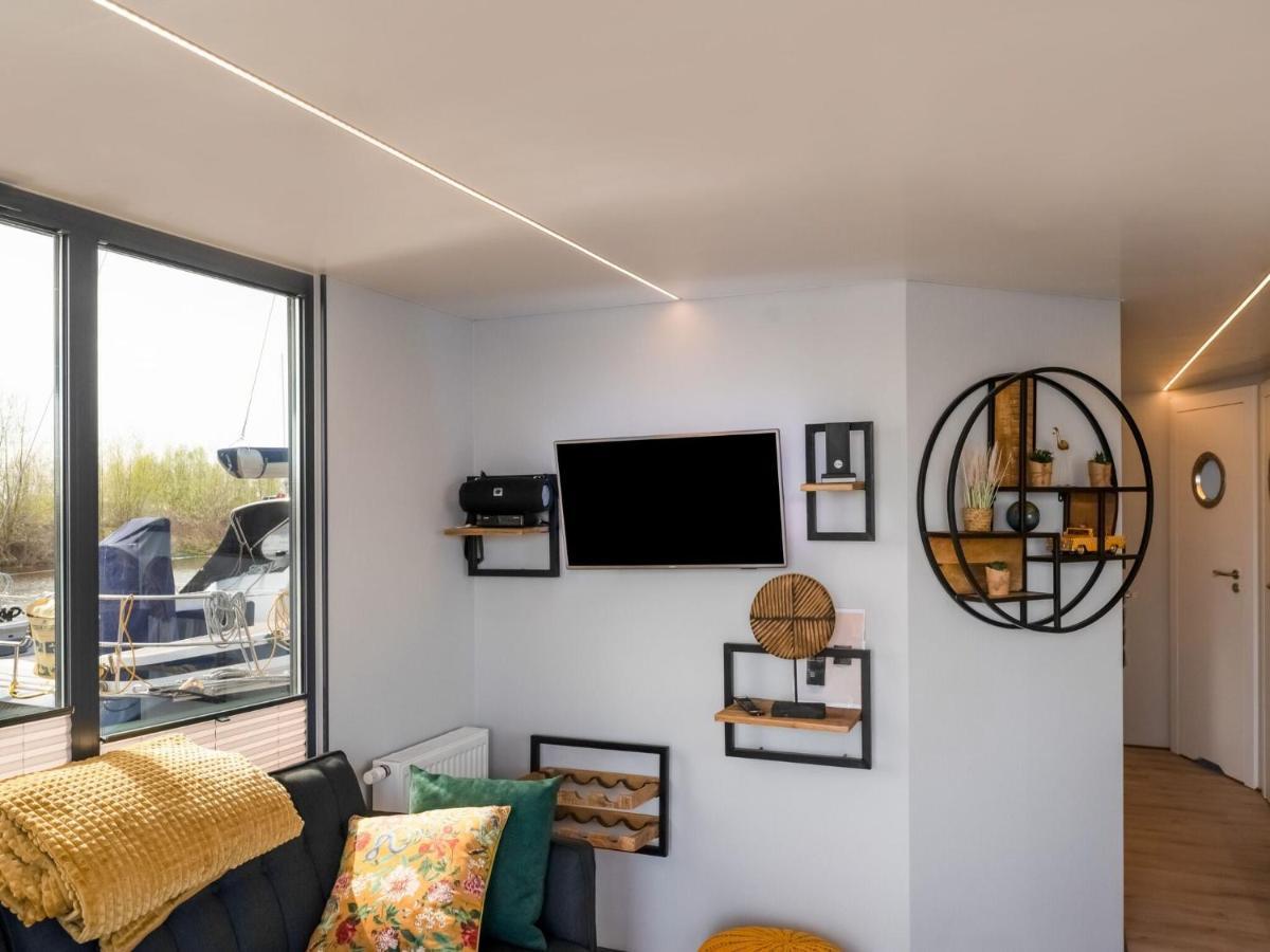 Hotel Beautiful Houseboat In Marina Of Volendam Exterior foto